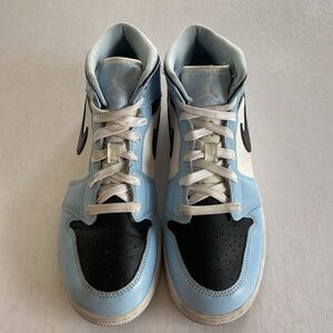 Nike Air Jordan Blue and Black High-Top Sneakers 7Y or 8.5 Wmns or 7 Men’s
